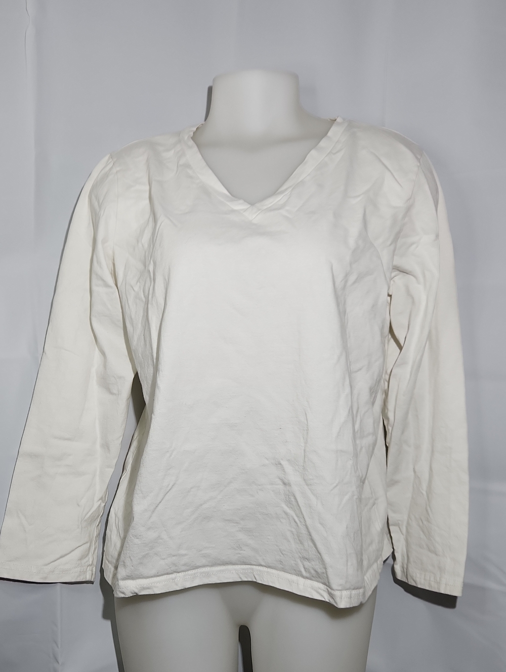 Classic V-Neck Long-Sleeve Top - White, Large